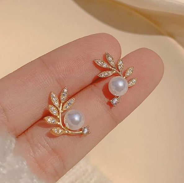 Korean Leaf Pearl Luxurious Rhinestone Stud Earring