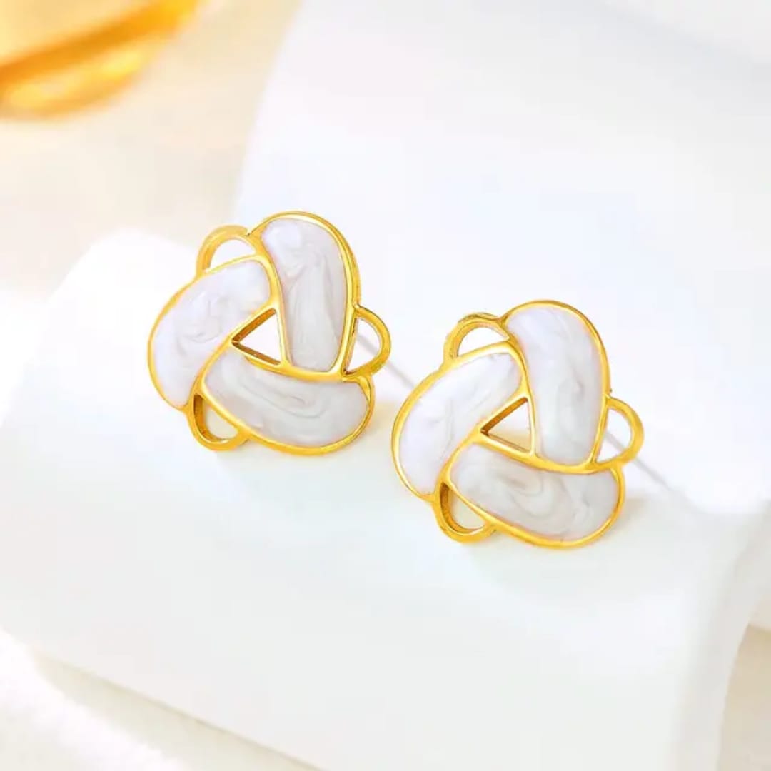 Korean anti tarnish cure beautiful earring