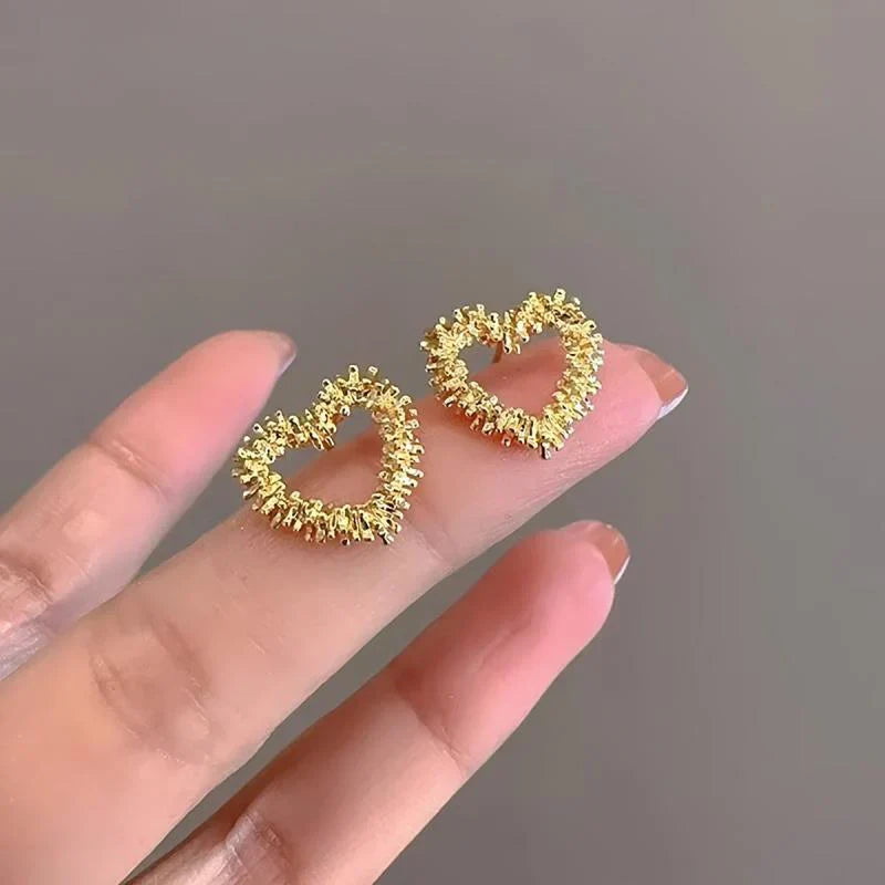 40230 korean heart earring