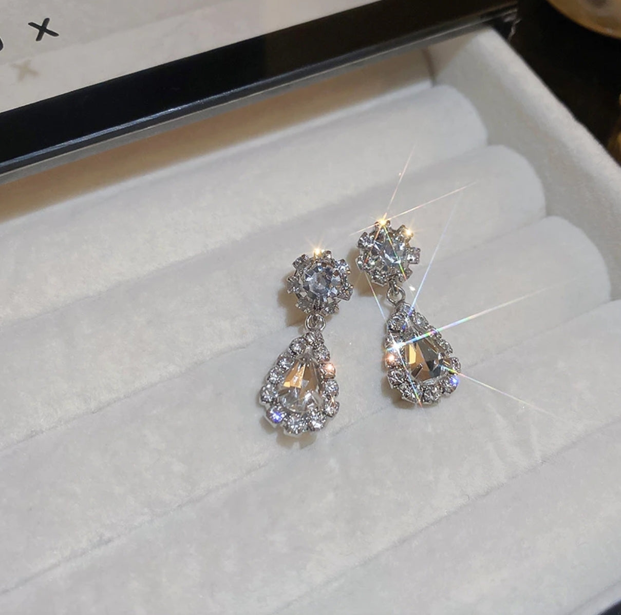60242 Korean Luxurious Drop Diamond stone Earring