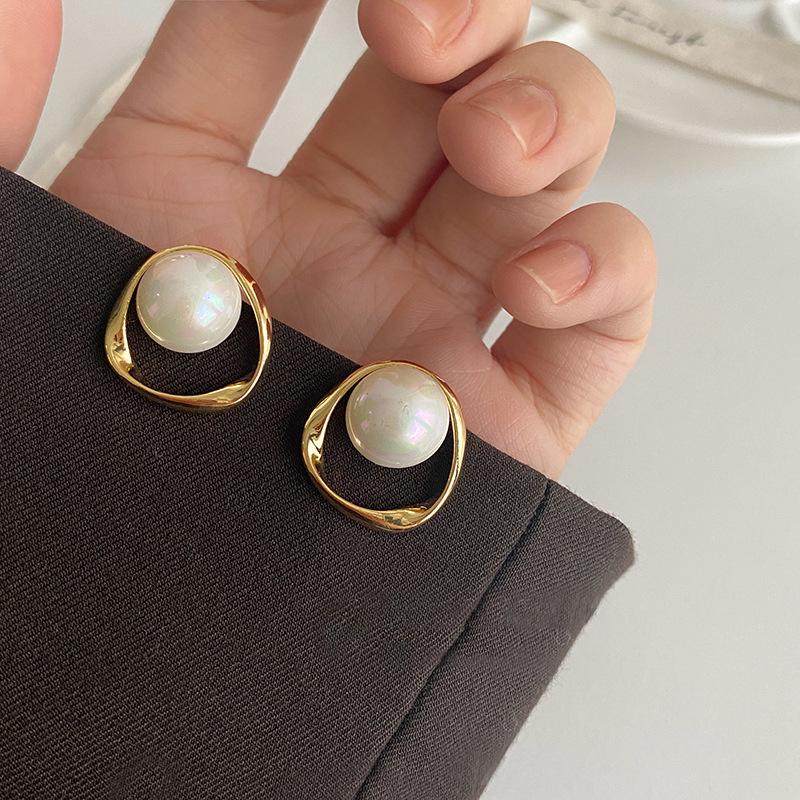 30205 pearl Earring
