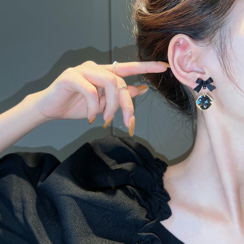Korean Elegant Lady Black Zircon Bow Dangle Earring